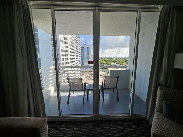 Gallery One, 2670 E Sunrise Blvd #1105, Fort Lauderdale, Florida 33304, image 3