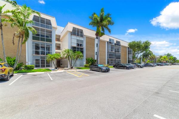Avon At River Shores, 3040 NE 16th Ave #415, Oakland Park, Florida 33334, image 1