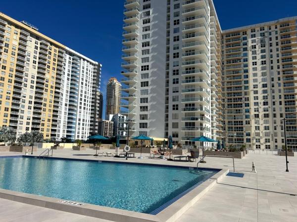 Winston Towers 300, 230 174th St #304, Sunny Isles Beach, Florida 33160, image 1