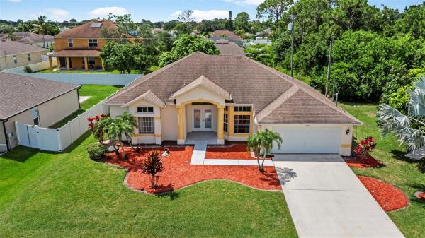 386 SW Donna Ter, Port St. Lucie, Florida 34984, image 1