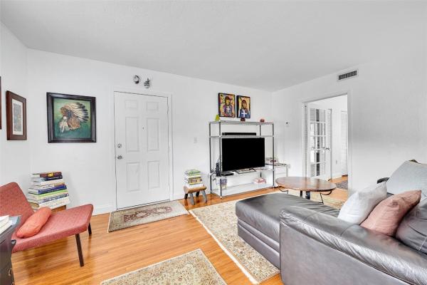 210 Mendoza Ave #3, Coral Gables, Florida 33134, image 1