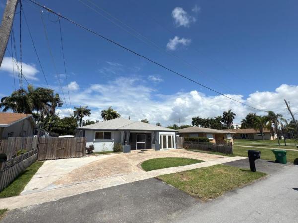 Dania Beach No HOA, 136 SE 2nd Ct, Dania Beach, Florida 33004, image 1
