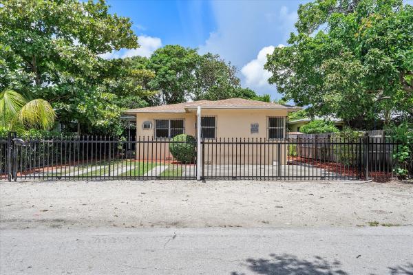 Dixie Highway Park, 7530 NE 3rd Ave, Miami, Florida 33138, image 1
