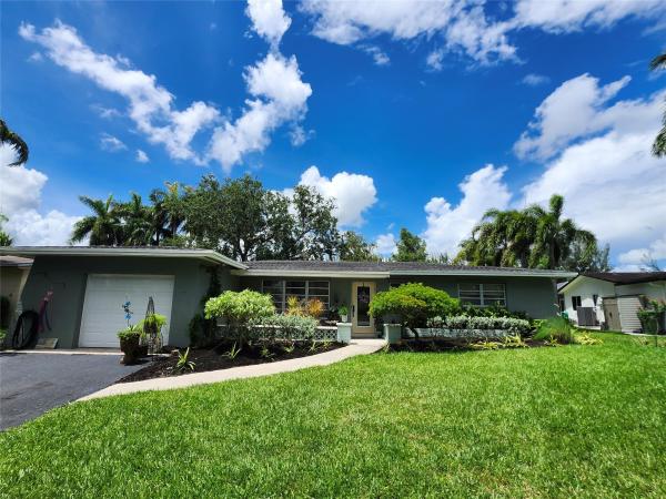Pembroke Lakes, 10321 NW 18th Pl, Pembroke Pines, Florida 33026, image 1