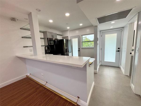 Biscayne Lake Gardens, 2820 NE 201st Ter #326, Aventura, Florida 33180, image 1