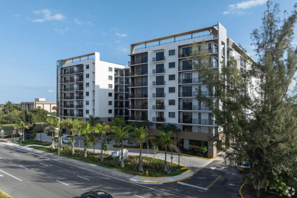 600 E Dania Beach Blvd #401, Dania Beach, Florida 33004, image 1