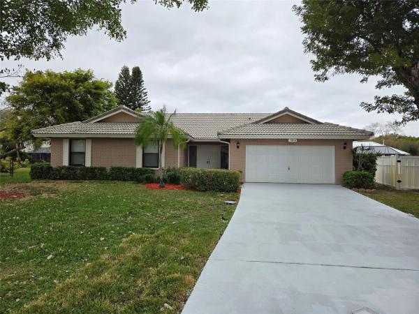 Eastridge Village At The Crossings, 7219 NW 43rd St, Coral Springs, Florida 33065, image 1