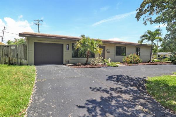 Coral Key Villas, 2141 NE 49th St, Lighthouse Point, Florida 33064, image 1