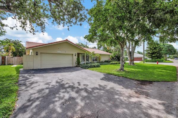 Coral Ridge Country Club, 4300 NE 21st Ave, Fort Lauderdale, Florida 33308, image 1