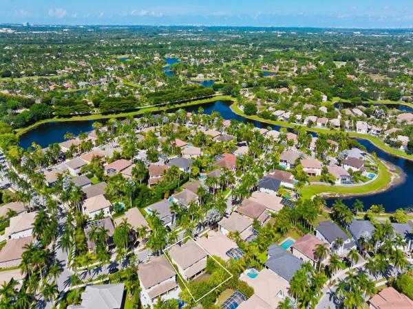 Hunters Pointe, 2459 Greenbrier Ct, Weston, Florida 33327, image 1