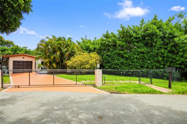 Hollywood Little Ranches, 725 S 29th, Hollywood, Florida 33020, image 1