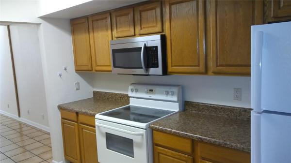 Crystal Bay Club, 4491 Crystal Lake Dr #B203, Deerfield Beach, Florida 33064, image 3
