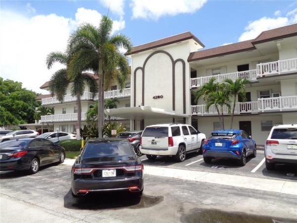 Crystal House, 4200 Crystal Lake Dr #114, Deerfield Beach, Florida 33064, image 1