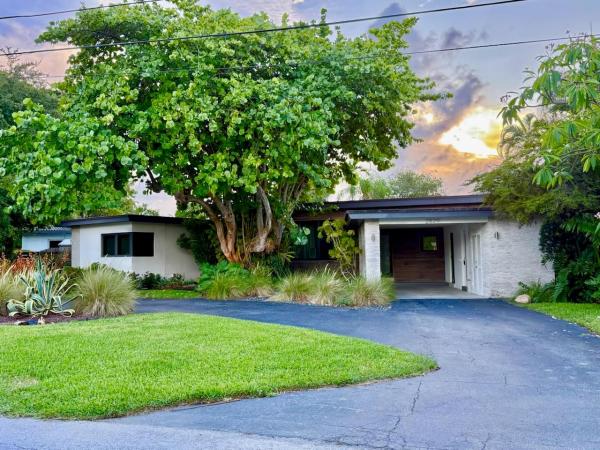 Middle River Estates, 2829 NE 17th Ave, Wilton Manors, Florida 33334, image 1