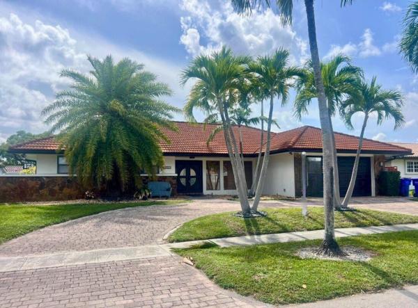Emerald Hills, 4000 N 37th Ave, Hollywood, Florida 33021, image 1