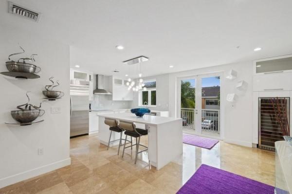Seaside Villas, 63 Isle Of Venice Dr, Fort Lauderdale, Florida 33301, image 1