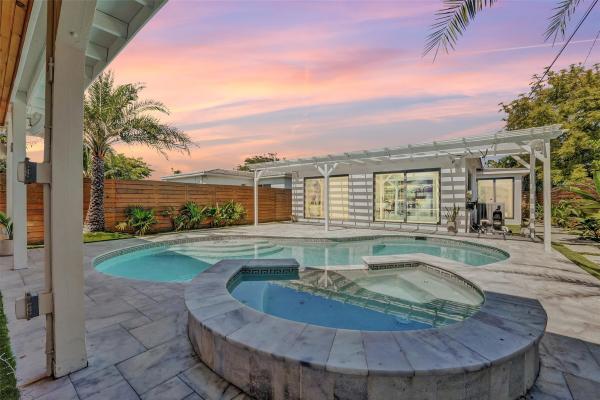 Hollywood Lakes, 1446 Polk St, Hollywood, Florida 33020, image 1
