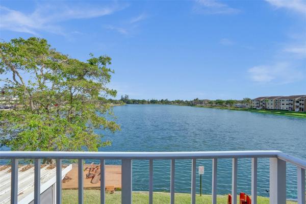 Lakeshore Townhomes, 4130 SW 61st Ave, Davie, Florida 33314, image 1