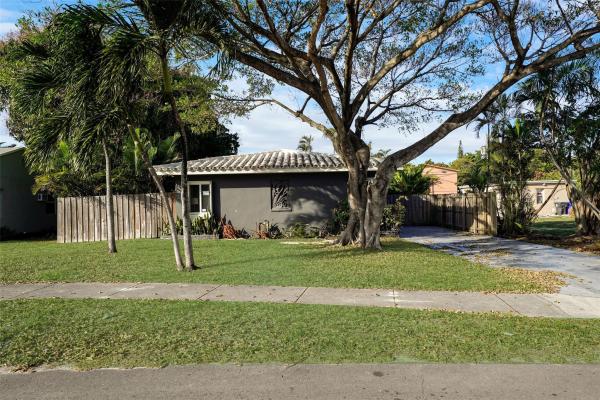 Royal Poinciana, 1955 Thomas St, Hollywood, Florida 33020, image 1