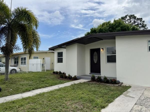 Lauderdale Manors, 1218 NW 13th Ct, Fort Lauderdale, Florida 33311, image 1