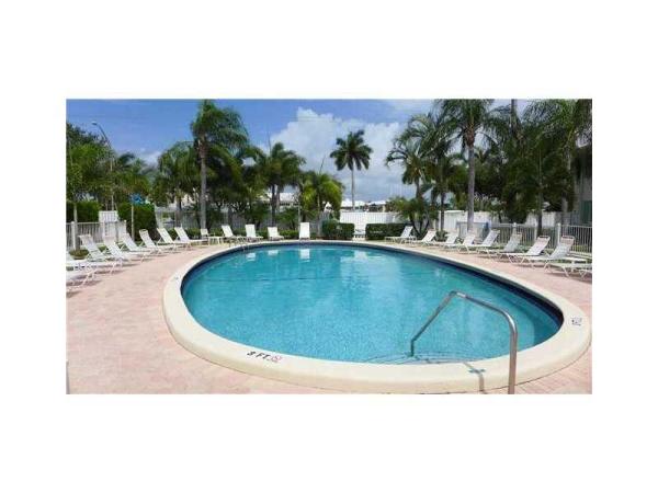 Georgian Courts, 1851 NE 62nd St #523, Fort Lauderdale, Florida 33308, image 1