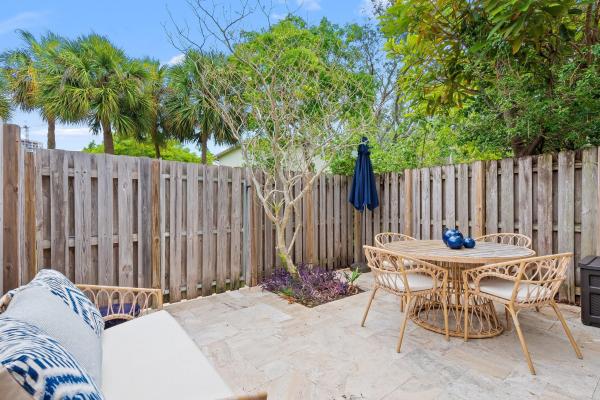 City View Townhomes, 350 City View Dr, Fort Lauderdale, Florida 33311, image 3