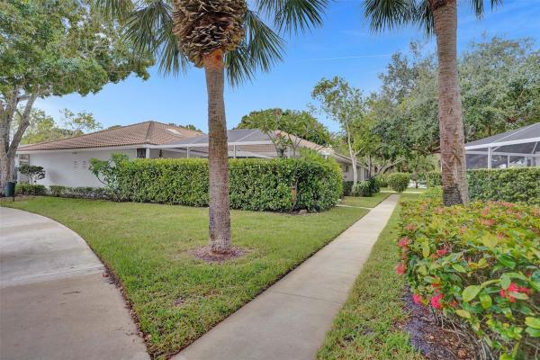 Sun Terrace At The Oaks, 10002 Chapman Oak Ct, Palm Beach Gardens, Florida 33410, image 3