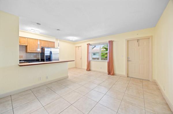 Wilton Village, 2607 NE 8th Ave #24, Wilton Manors, Florida 33334, image 1