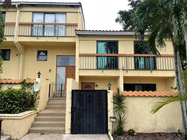 Del Rio Village Townhomes, 4000 Del Rio Way, Sunrise, Florida 33351, image 1