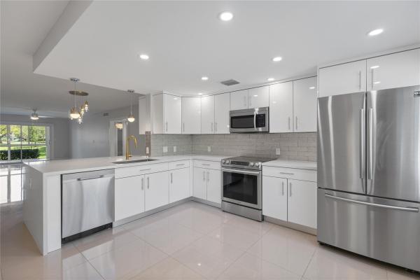 Martinique Village, 4301 Martinique Cir #M1, Coconut Creek, Florida 33066, image 1