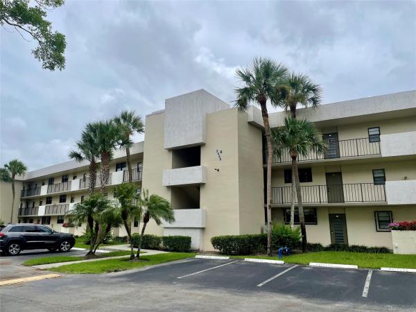 The Palms Of Deer Creek, 2450 Deer Creek Country Club Blvd #206-B, Deerfield Beach, Florida 33442, image 1