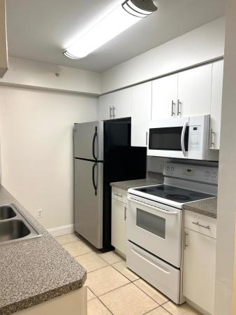 Pinehurst Club, 450 S Park Rd #5-104, Hollywood, Florida 33021, image 1