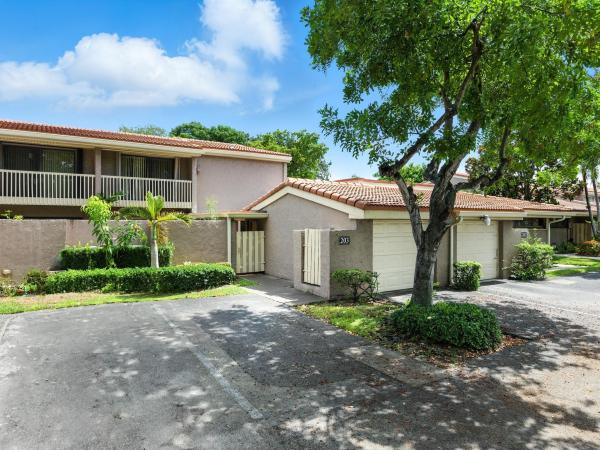 203 Bonnie Brae Way #34, Hollywood, Florida 33021, image 1