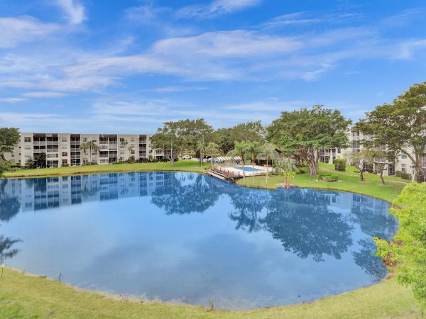 Lagoon Place, 9330 Lagoon Pl #301, Davie, Florida 33324, image 1