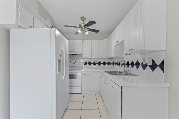 Delray Manors, 697 Ipswich St, Boca Raton, Florida 33487, image 1