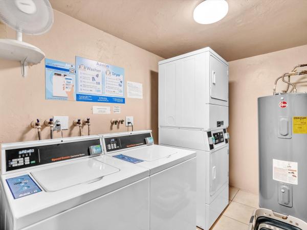 Coral Ridge Towers East, 3300 NE 36th St #302, Fort Lauderdale, Florida 33308, image 1