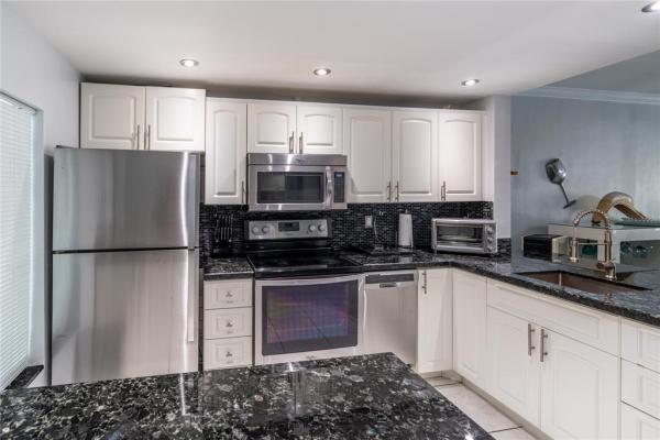 Isle Of Paradise, 470 Paradise Isle Blvd #105, Hallandale Beach, Florida 33009, image 1