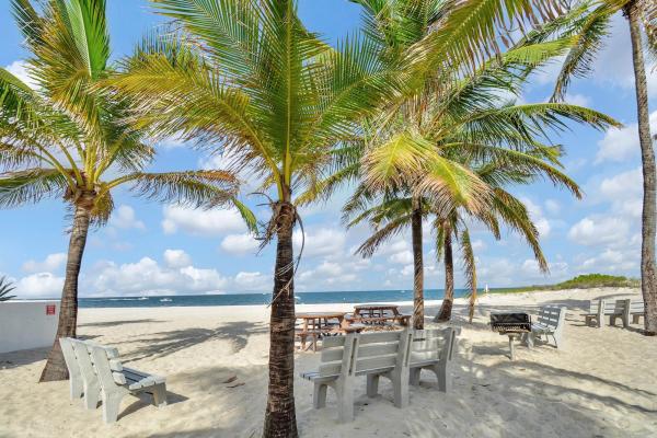 Sunset Lane, 7 Sunset Ln, Lauderdale By The Sea, Florida 33062, image 1