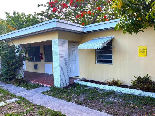 Poinciana Court Townhomes, 2101 SE 4th Ave, Fort Lauderdale, Florida 33316, image 1