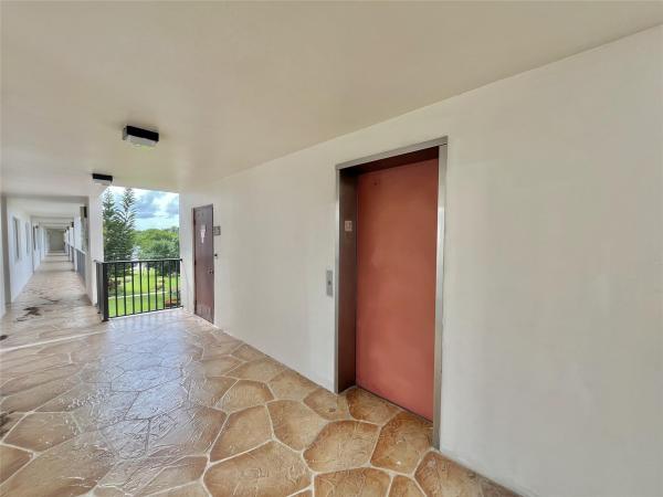 Belfort, 9691 N Belfort Cir #305, Tamarac, Florida 33321, image 3