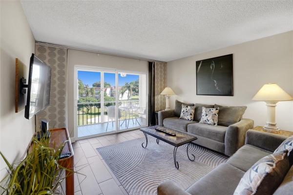 Hollybrook Golf & Tennis Club, 8980 S Hollybrook Blvd #304, Pembroke Pines, Florida 33025, image 1