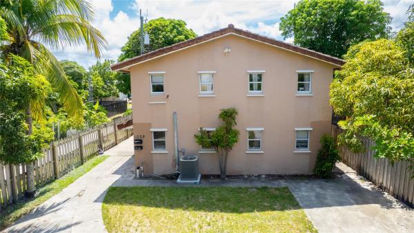 Lake Worth Town, 1029 S C St, Lake Worth Beach, Florida 33460, image 1