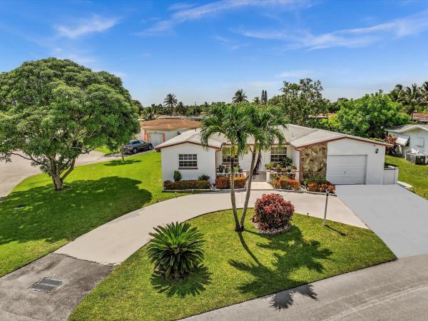 Oakland Estates, 4220 NW 49th Ave, Lauderdale Lakes, Florida 33319, image 1