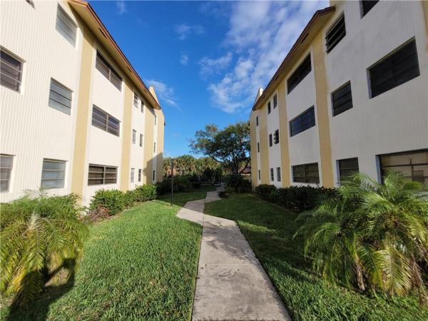 Saxon Woods, 2027 Coral Ridge Dr #206 S, Coral Springs, Florida 33071, image 1