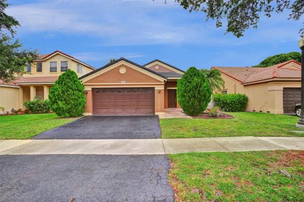 Springside Lake, 839 Falling Water Rd, Weston, Florida 33326, image 1