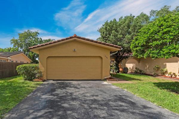 Pine Glen, 8160-8170 NW 40th St, Coral Springs, Florida 33065, image 1