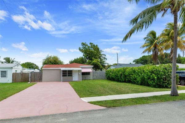 2071 NE 180th St, Miami, Florida 33162, image 1