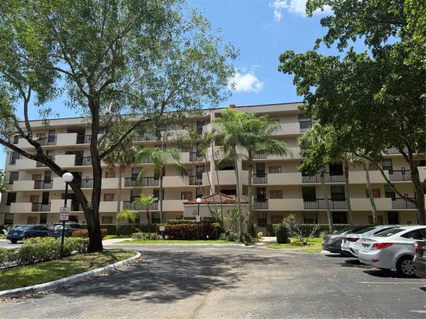Applewood Village 2, 2768 S Carambola Cir S #206, Coconut Creek, Florida 33066, image 1