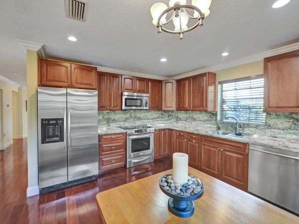 Vineyards Of Plantation, 9113 Vineyard Lake Dr, Plantation, Florida 33324, image 1