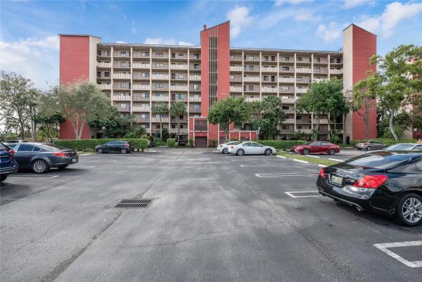 Cypress Bend, 2200 S Cypress Bend Dr #604, Pompano Beach, Florida 33069, image 1